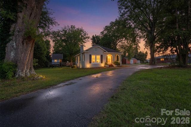 623 E Ohio Avenue, Bessemer City, NC 28016