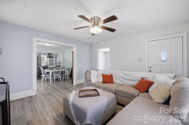 623 E Ohio Avenue, Bessemer City, NC 28016