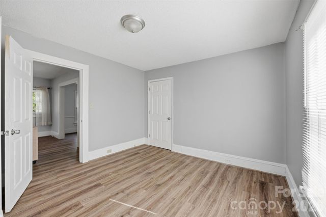 623 E Ohio Avenue, Bessemer City, NC 28016