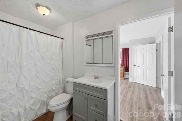 623 E Ohio Avenue, Bessemer City, NC 28016