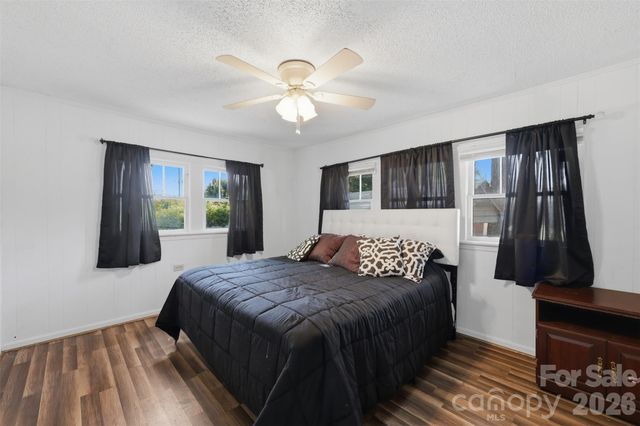 623 E Ohio Avenue, Bessemer City, NC 28016