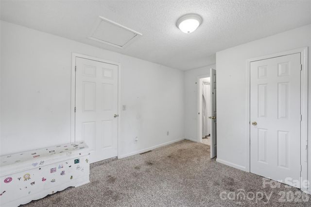 623 E Ohio Avenue, Bessemer City, NC 28016