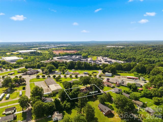 623 E Ohio Avenue, Bessemer City, NC 28016