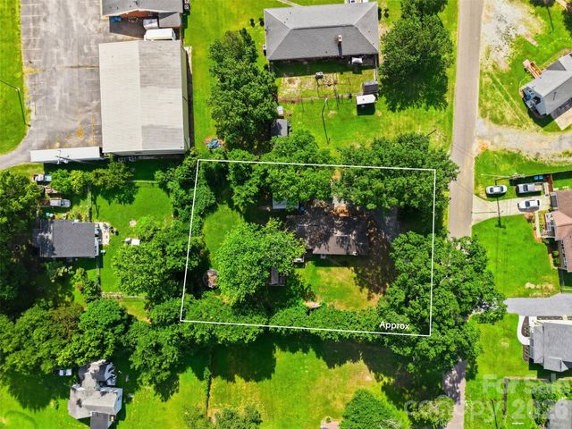 623 E Ohio Avenue, Bessemer City, NC 28016