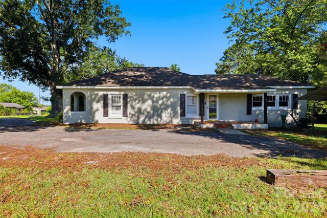 623 E Ohio Avenue, Bessemer City, NC 28016