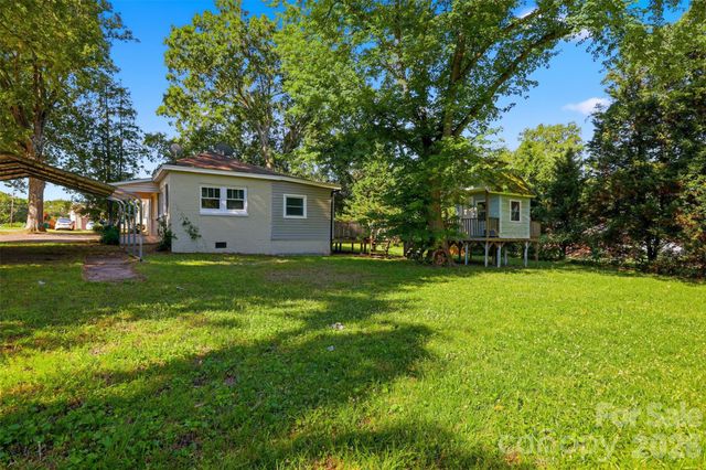 623 E Ohio Avenue, Bessemer City, NC 28016