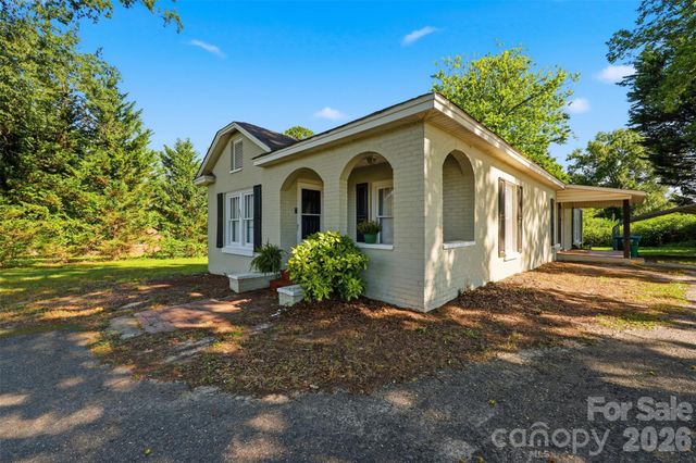 623 E Ohio Avenue, Bessemer City, NC 28016