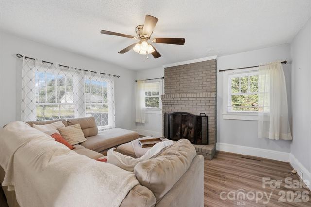 623 E Ohio Avenue, Bessemer City, NC 28016