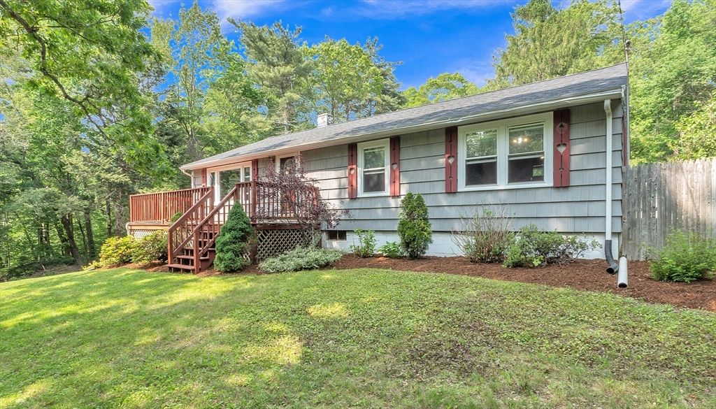 26 Rice Corner Rd, Brookfield, MA 01506