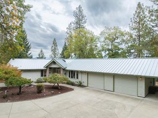 225 Lee Joy Drive, Grants Pass, OR 97526