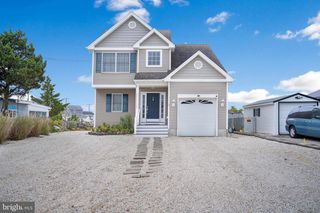 3 CRANBURY LAKE DR, Tuckerton, NJ 08087
