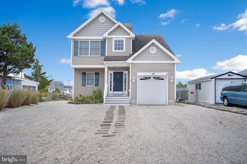 3 CRANBURY LAKE DR, Tuckerton, NJ 08087