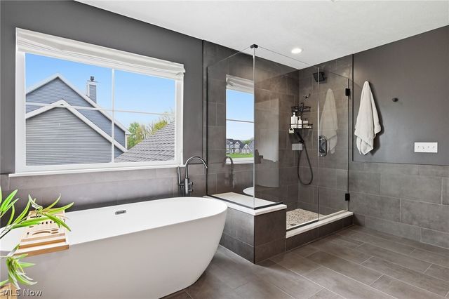 534 S Port Drive, Avon Lake, OH 44012