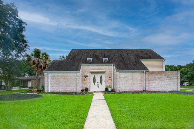 16402 Clearcrest Drive, Houston, TX 77059