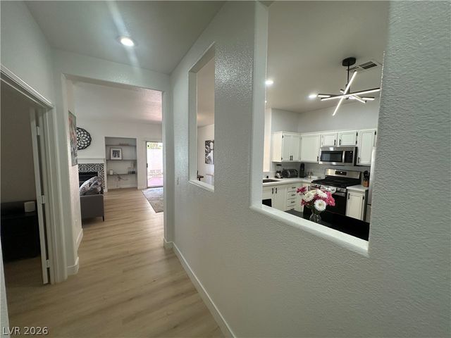 9825 Garamound Avenue, Las Vegas, NV 89117