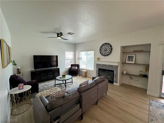 9825 Garamound Avenue, Las Vegas, NV 89117