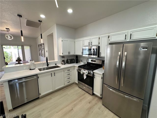 9825 Garamound Avenue, Las Vegas, NV 89117