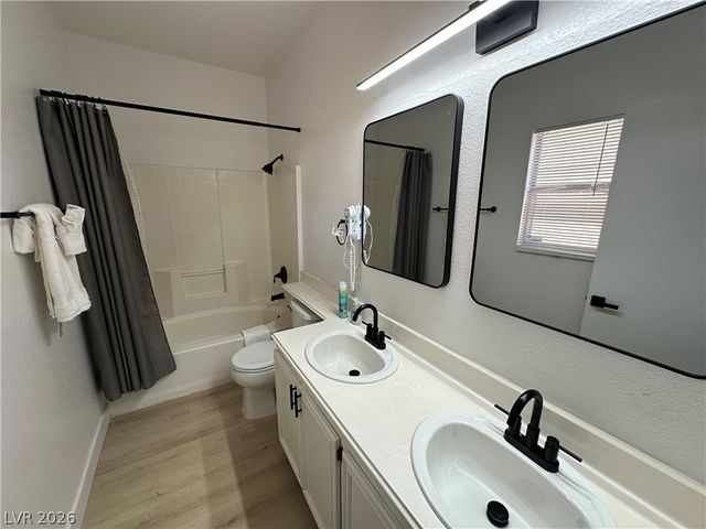9825 Garamound Avenue, Las Vegas, NV 89117