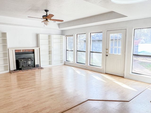 505 N Yosemite, Iowa Park, TX 76367