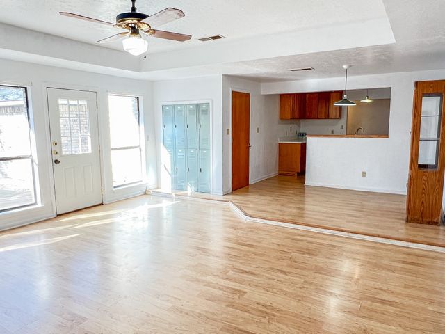 505 N Yosemite, Iowa Park, TX 76367