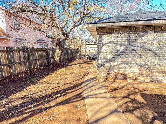 505 N Yosemite, Iowa Park, TX 76367