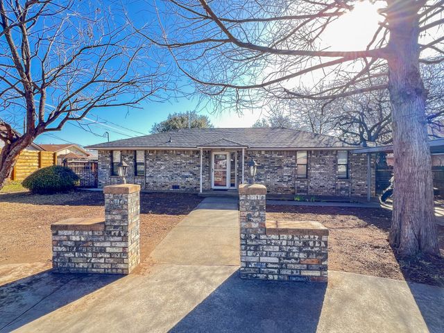 505 N Yosemite, Iowa Park, TX 76367