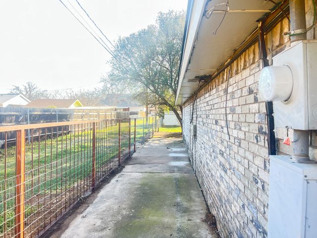 505 N Yosemite, Iowa Park, TX 76367