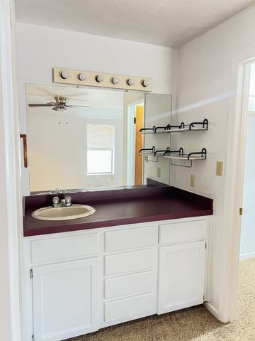 505 N Yosemite, Iowa Park, TX 76367