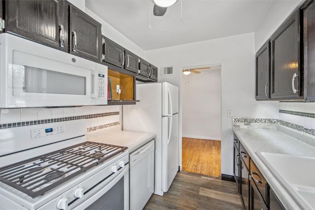 2712 49th Street, Des Moines, IA 50310