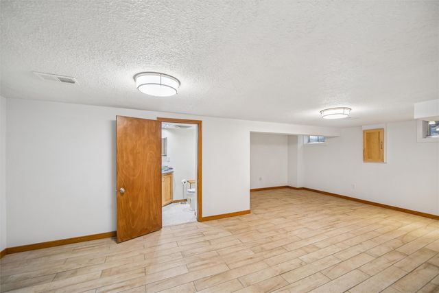 2712 49th Street, Des Moines, IA 50310