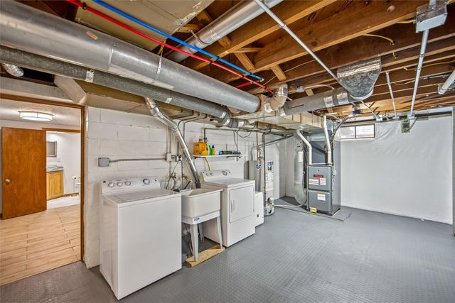 2712 49th Street, Des Moines, IA 50310