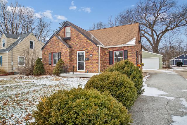 2712 49th Street, Des Moines, IA 50310