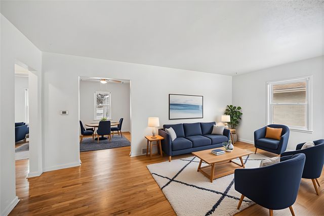 2712 49th Street, Des Moines, IA 50310