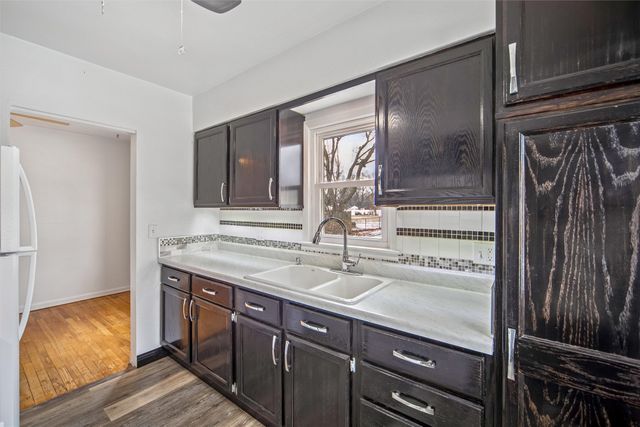 2712 49th Street, Des Moines, IA 50310