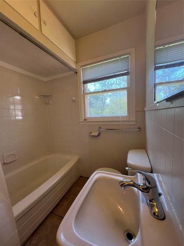 1007 E 38th ST, Austin, TX 78705