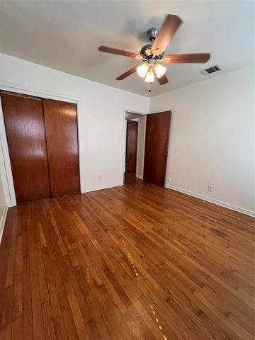 1007 E 38th ST, Austin, TX 78705