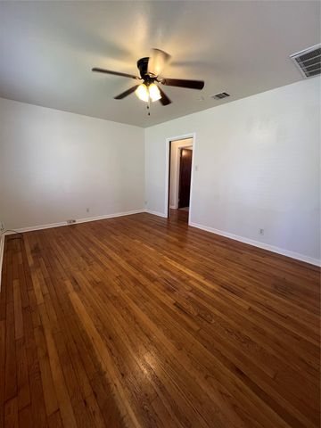 1007 E 38th ST, Austin, TX 78705
