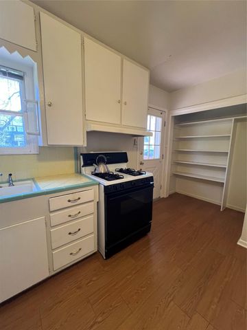 1007 E 38th ST, Austin, TX 78705