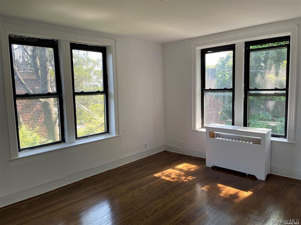 1 Hillside Avenue 3B, Great Neck, NY 11021 — photo 4