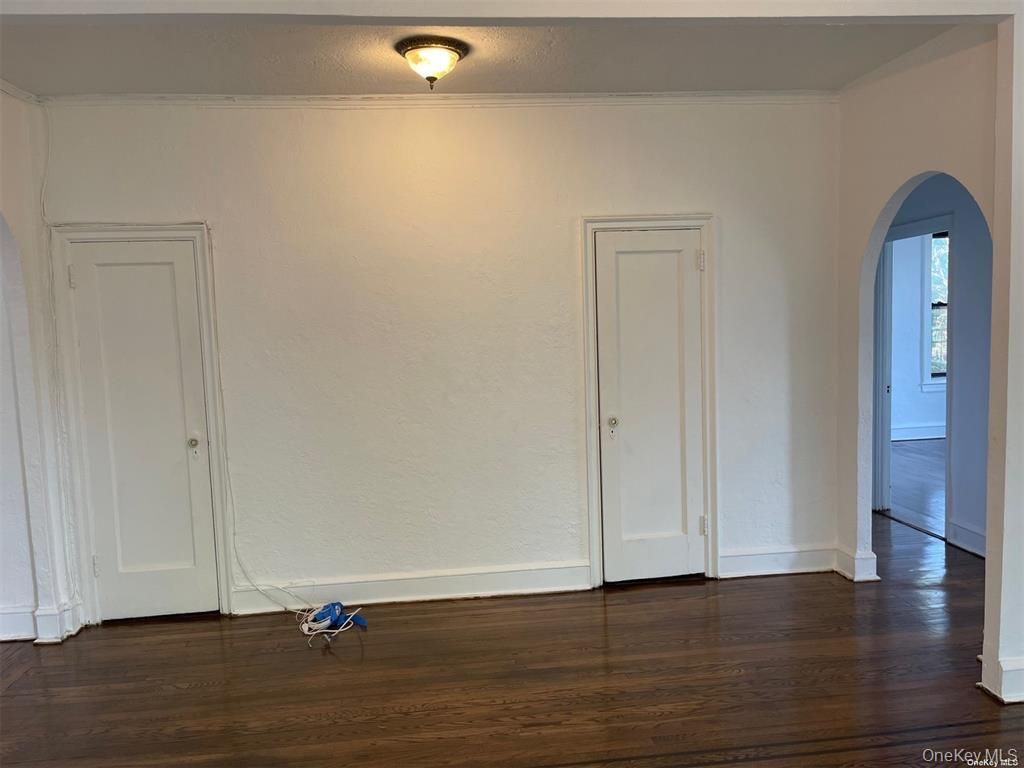1 Hillside Avenue 3B, Great Neck, NY 11021 — photo 5