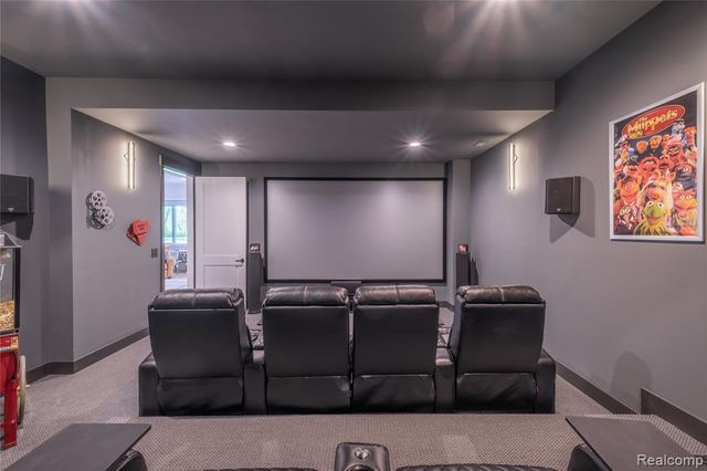10195 Bennett Lake Road, Fenton, MI 48430