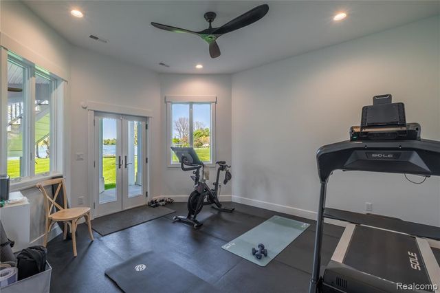 10195 Bennett Lake Road, Fenton, MI 48430