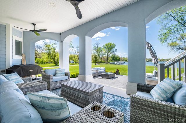 10195 Bennett Lake Road, Fenton, MI 48430