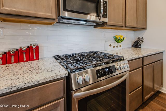11901 Parkview Trace Dr, Louisville, KY 40229