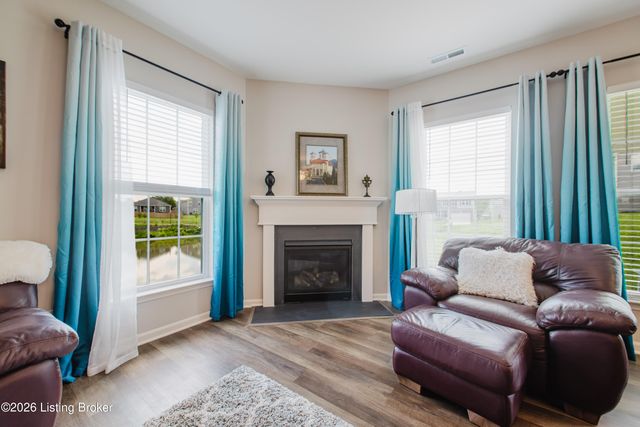 11901 Parkview Trace Dr, Louisville, KY 40229
