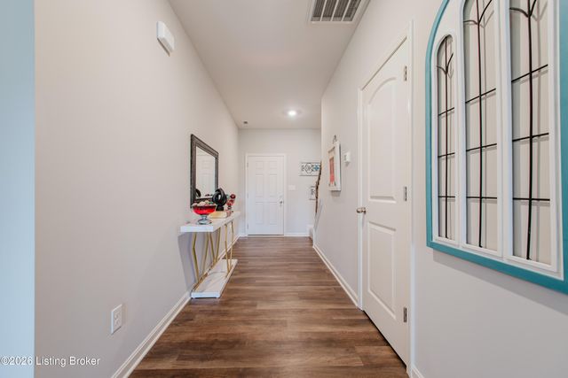 11901 Parkview Trace Dr, Louisville, KY 40229