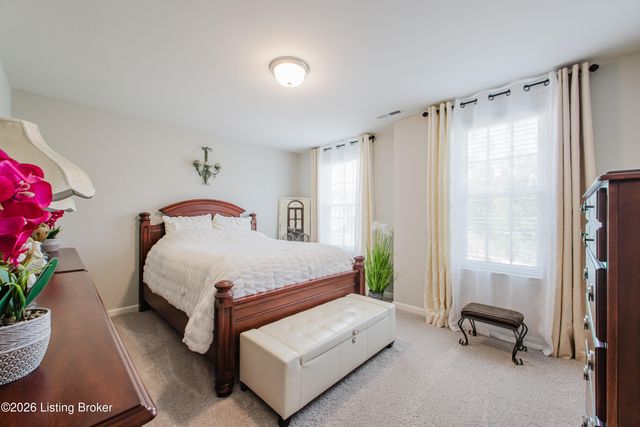 11901 Parkview Trace Dr, Louisville, KY 40229