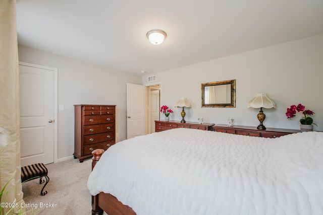 11901 Parkview Trace Dr, Louisville, KY 40229