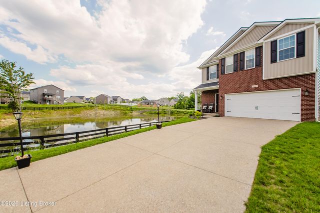 11901 Parkview Trace Dr, Louisville, KY 40229