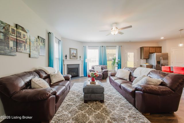 11901 Parkview Trace Dr, Louisville, KY 40229